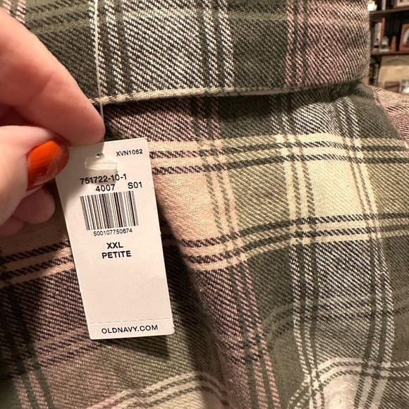 NWT Old Navy- pink, cream, and gray flannel shirt- Petite XXL - Picture 3 of 4